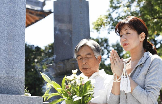 お墓