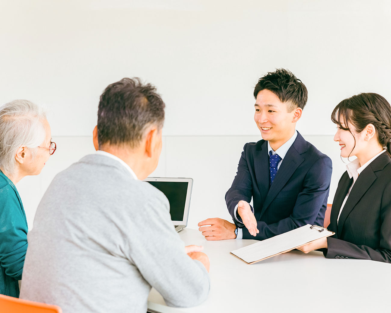 ご希望の日時・場所にお伺いいたします。費用や内容、流れを正確にお伝えいたします。